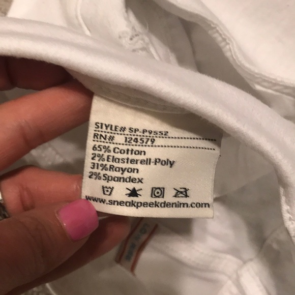 Distressed Sneak Peek White Denim Jeggings - Picture 4 of 6